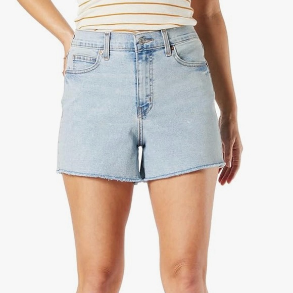 NWT Levi's‎ Signature Light Wash Hi Rise Cut Off Denim Jean Shorts Size 16 W33 - Picture 1 of 14